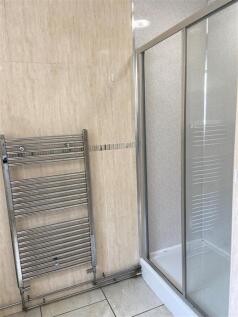 Bathroom1.2.JPG