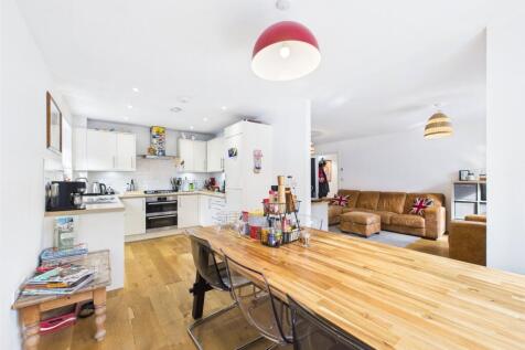 Kitchen / Dining