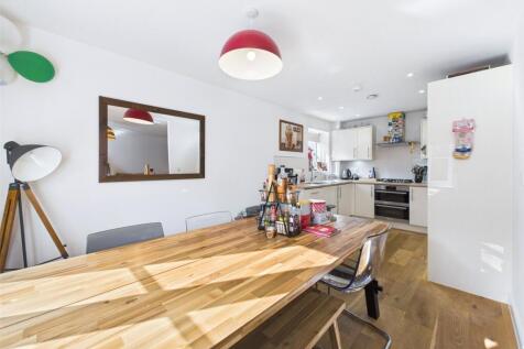 Kitchen / Dining