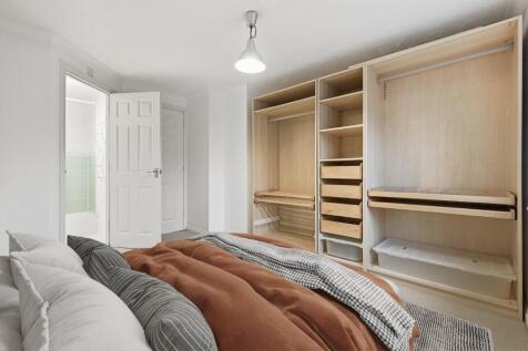 IMG_6932 bedrooma.jpg