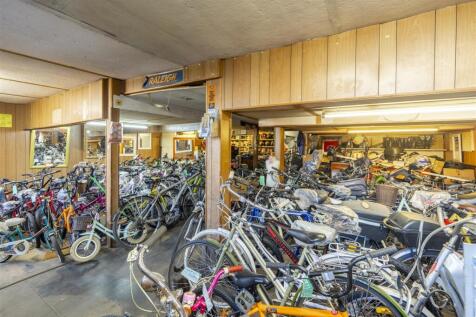 Launchburys (Pump Square, Boston)-15.jpg