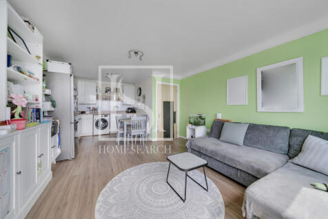 Modern 1-Bedroom Apartment in Brentford with Balc