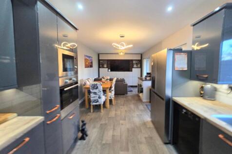 FAMILY KITCHEN/DINER/LIVING