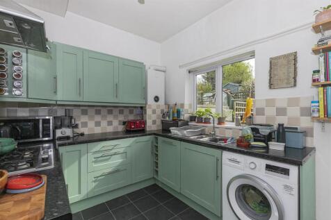 Kitchen 2.jpg