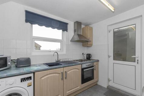 Kitchen 1.jpg
