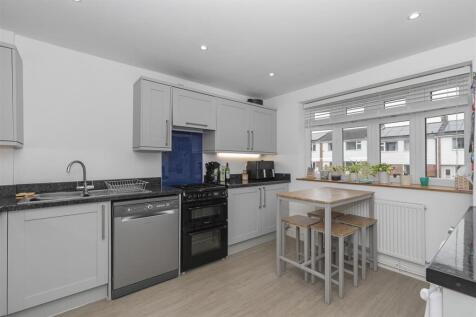 Kitchen Diner 2.jpg