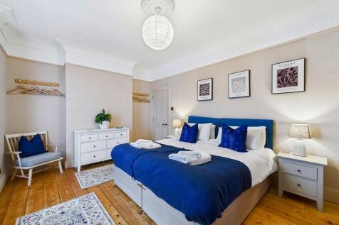 CAM02089G0-PR0495...