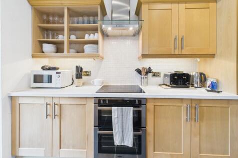 CAM02089G0-PR0495...