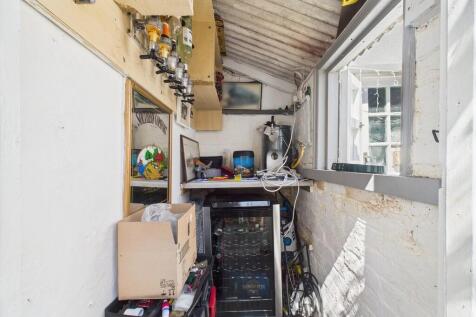 CAM02089G0-PR0524...