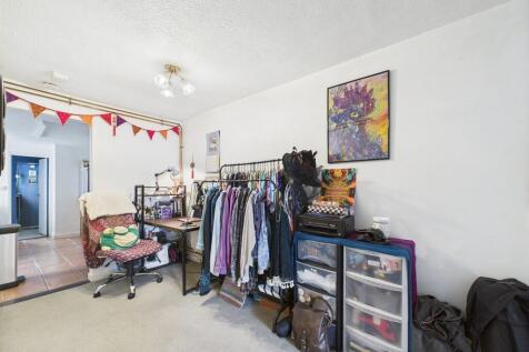 CAM02089G0-PR0527...