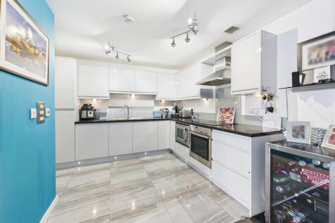 CAM03974G0-PR0190...