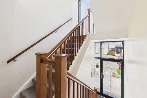 CAM03974G0-PR0220...