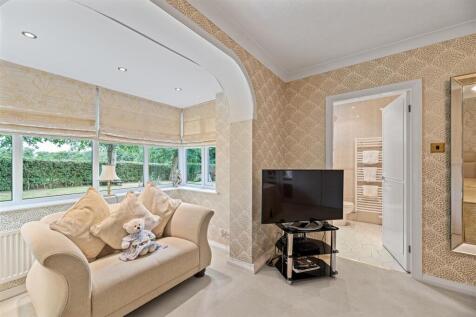 Seating/Bedroom Area