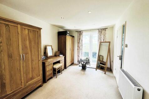 DRESSING ROOM