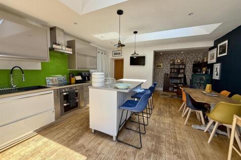 Kitchen/Dining/Family Room: