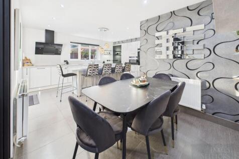 Living/Dining Kitchen