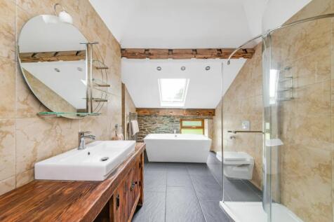 BEDROOM ONE EN SUITE