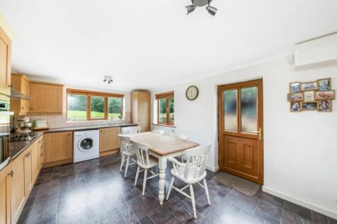 COTTAGE KITCHEN