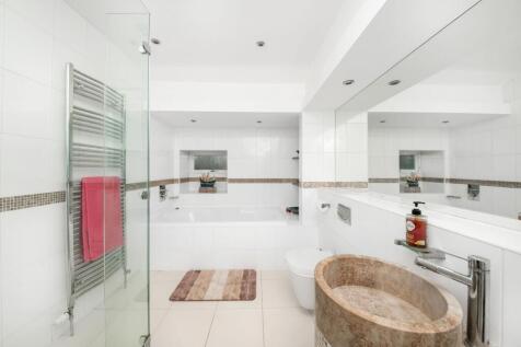 HOUSE BATHROOM