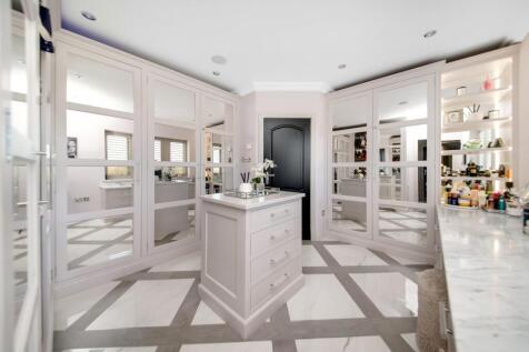 DRESSING ROOM ONE