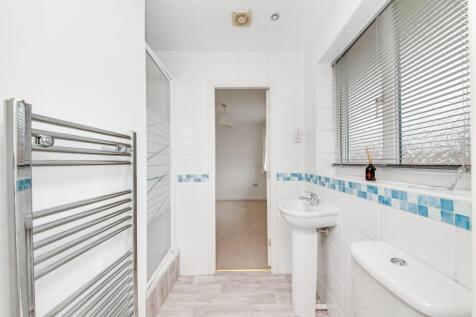 Jack and Jill ensuite