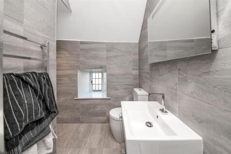 BEDROOM ONE EN-SUITE