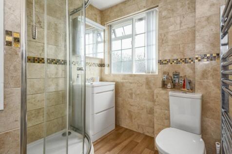 bed 1 ensuite