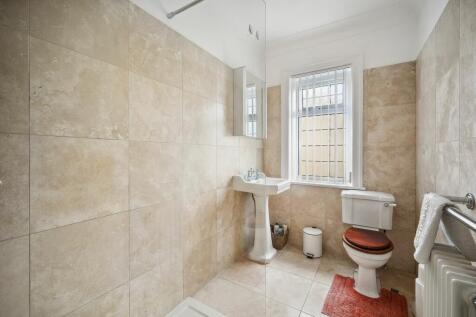 BED 2 ENSUITE