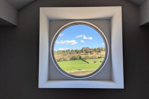 BEDROOM FIVE / SECOND SITTING ROOM