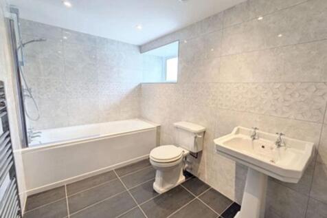 BEDROOM ONE EN-SUITE