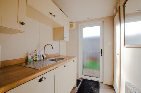 3 Vernon Villas - TPS 01208 872728-29