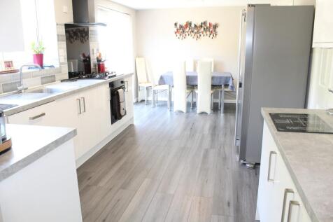 Fitted Kitchen Picture 2