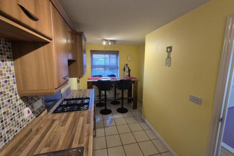 Fitted Kitchen Picture 2