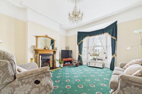 Living Room/Bedroom 1