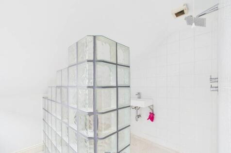 Main Bedroom Ensuite