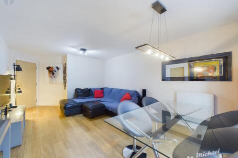 CAM02538G0-PR0160-STILL008