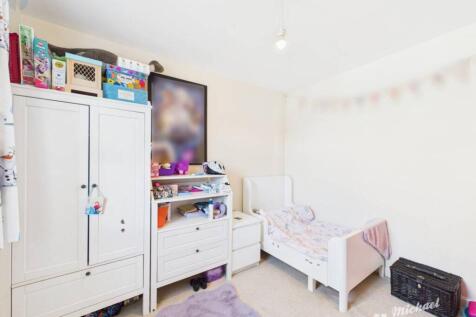 CAM03218G0-PR0585-STILL012-thumbnail-h750-70