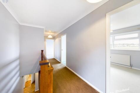 CAM00621P1-PR0425-STILL17