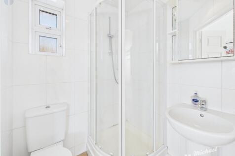 CAM03852G0-PR0243-STILL031