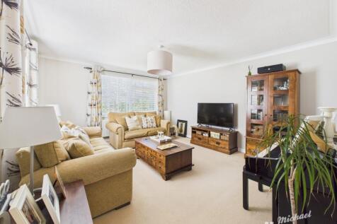 CAM03852G0-PR0243-STILL016