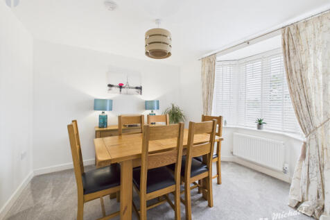 CAM03852G0-PR0297-STILL015