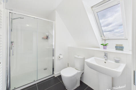 CAM03852G0-PR0297-STILL002