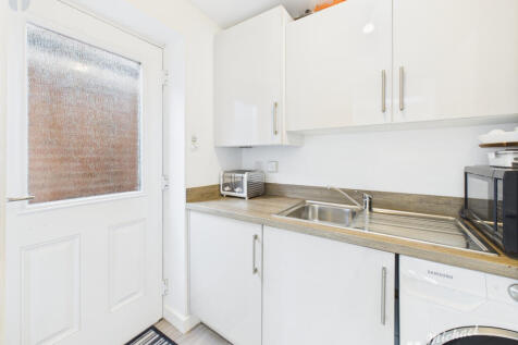 CAM03852G0-PR0297-STILL022