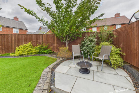 CAM03852G0-PR0297-STILL027