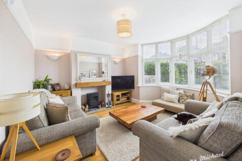 CAM03852G0-PR0304-STILL005