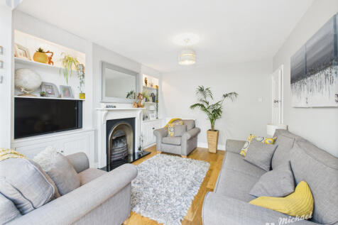 CAM03852G0-PR0304-STILL017