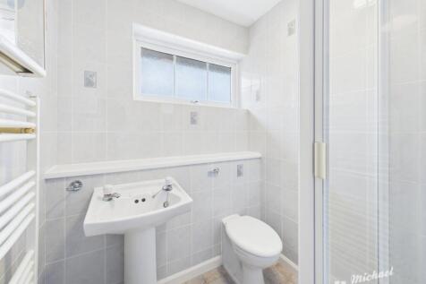 CAM03852G0-PR0315-STILL009