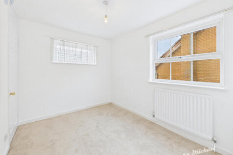 CAM03852G0-PR0315-STILL011