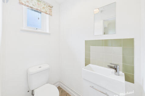 CAM03852G0-PR0315-STILL002