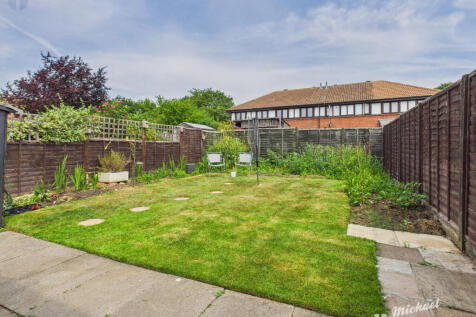 CAM03852G0-PR0327-STILL011